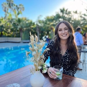 Meet your Posher, Elissa